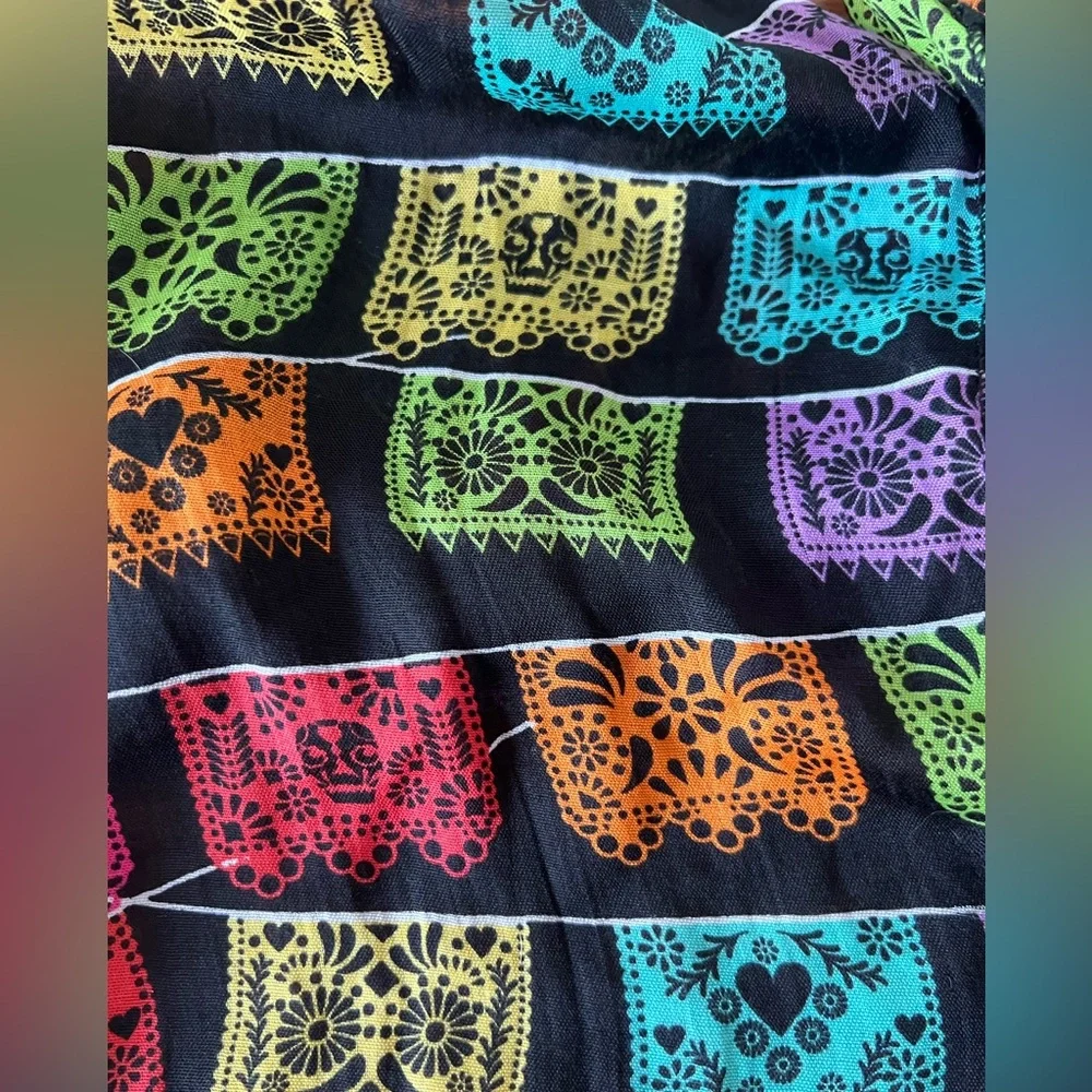 Colorful Skull Pattern Scarf - Picture 3 of 3